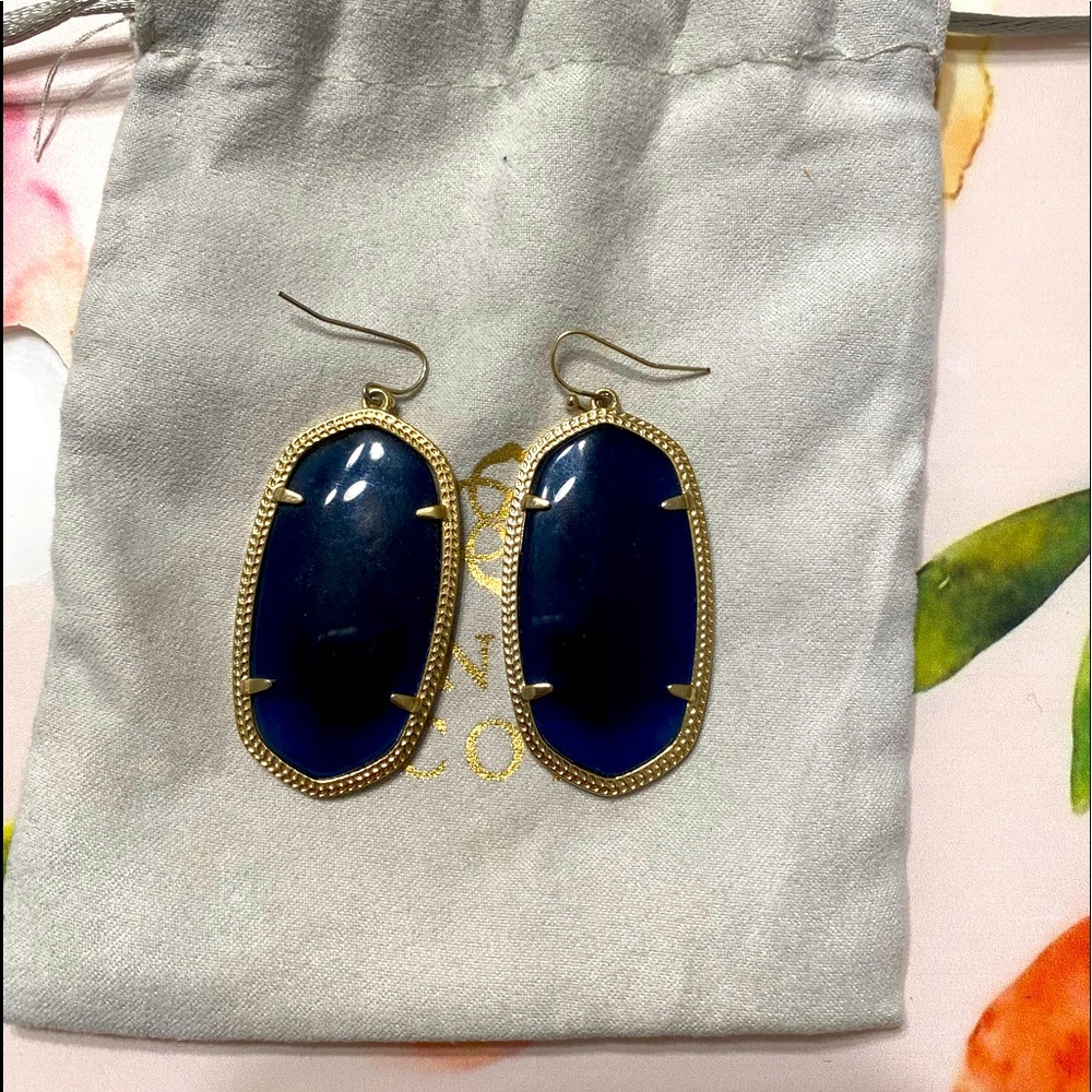 Large Kendra Scott Danielle Gold Drop Earrings